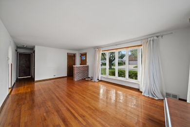 2409 Center Ave, Northbrook, IL 60062 - photo 5