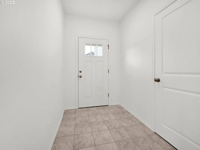 1180/1182 S 43rd Place, Springfield, OR 97478 - photo 3