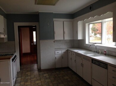 317 W Ann St, Milford, PA 18337 - photo 4