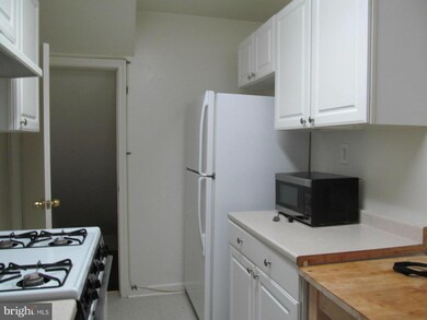 212 E Taylor Run Pkwy, Alexandria, VA 22314 - photo 3