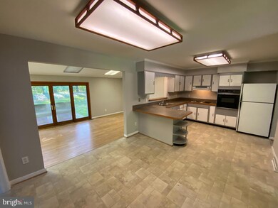 9602 Thornton Rolling Rd, Fredericksburg, VA 22408 - photo 6