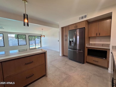 3749 E Laurel Ln, Phoenix, AZ 85028 - photo 3