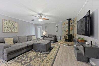 5624 Deanne Marie Dr, Zachary, LA 70791 - photo 2