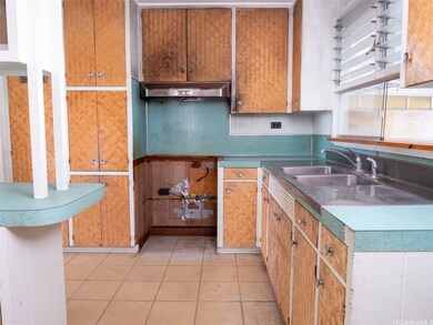 1846 Makuahine Place, Honolulu, HI 96817 - photo 6