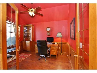 Studio/Study/Office.