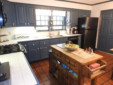 31 Ellis St, Medway, MA 02053 - photo 4