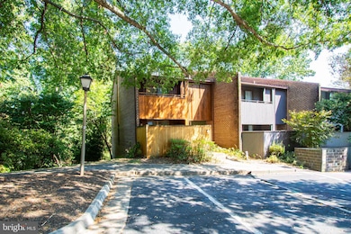 2029 Wethersfield Ct, Reston, VA 20191 - photo 2