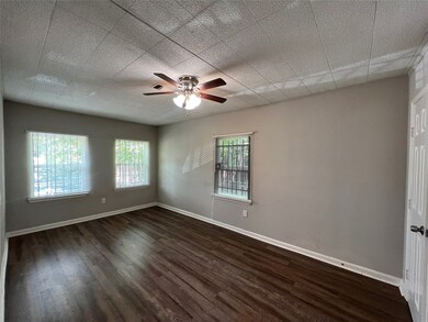 6011 Beekman Rd, Houston, TX 77021 - photo 4