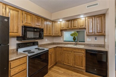 941 Grand Avenue Ct, Marion, IA 52302 - photo 7