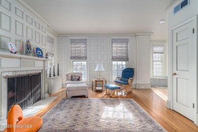 52 S Swan St unit . 1, Albany, NY 12210 - photo 3