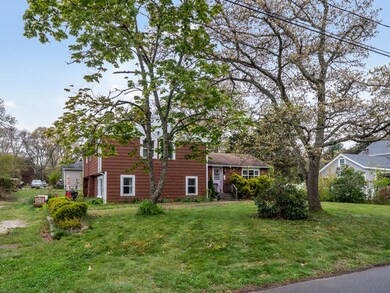 22 Worcester Ave, Oak Bluffs, MA 02557 - photo 2