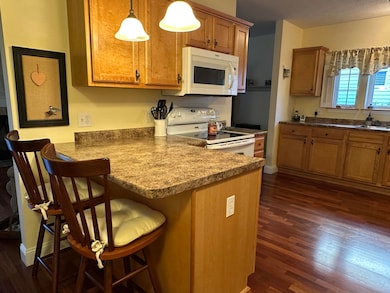 74 Macintosh Ln, Old Orchard Beach, ME 04064 - photo 5