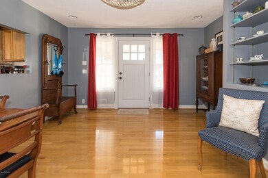 4428 Old Colony-03