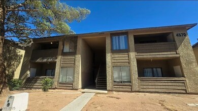 4570 Carriage Park Dr, Las Vegas, NV 89121 - photo 7