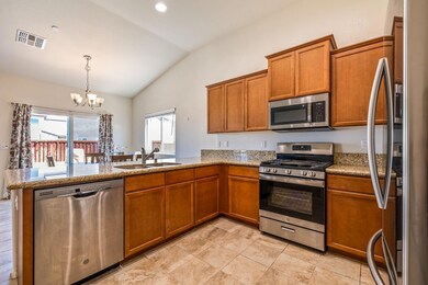 13-web-or-mls-2398_JamesCt_013
