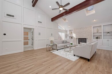 10203 Cedar Creek Dr, Houston, TX 77042 - photo 4