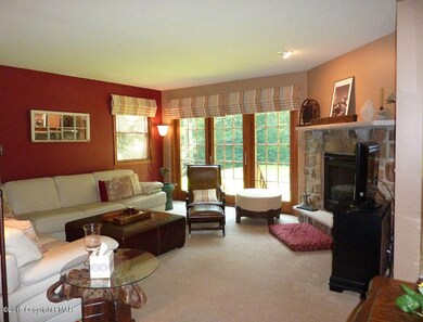 HolzLivingRm