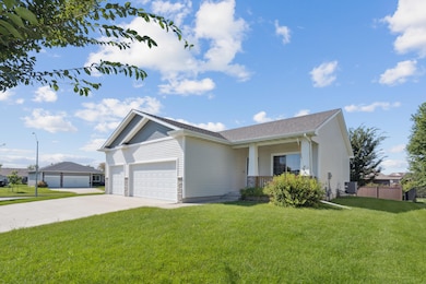 2914 SW Pleasant St, Ankeny, IA 50023 - photo 2