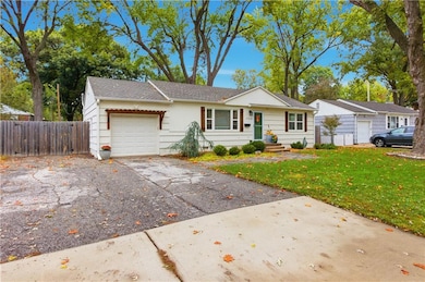 7918 W 88th St, Overland Park, KS 66212 - photo 2