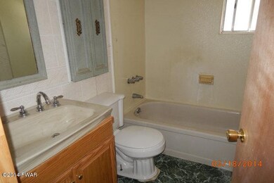 143 Edgewater Dr, Dingmans Ferry, PA 18328 - photo 7