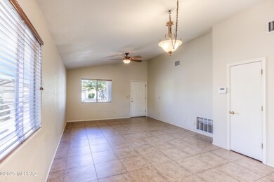 8 Living Room photo c
