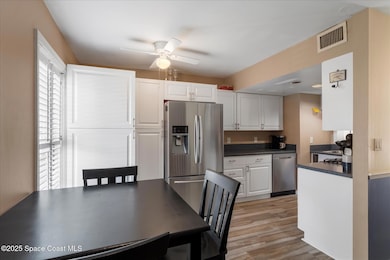 927 N Colonial Ct unit 33, Indian Harbour Beach, FL 32937 - photo 6