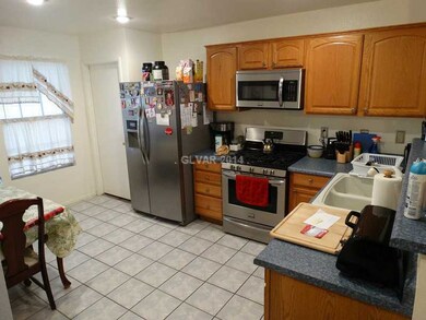 613 Moontide Ct, Henderson, NV 89011 - photo 2