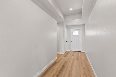 403 N Deanjou Ave, Eagle Point, OR 97524 - photo 5