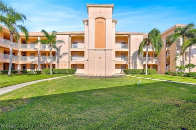View of apartment building / complex