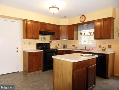 8116 Cedar Run, Waldorf, MD 20603 - photo 2