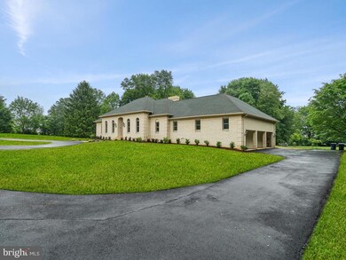 5201 Equestrian Dr, Sykesville, MD 21784 - photo 2