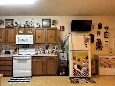 711 Kiowa St, Leavenworth, KS 66048 - photo 6