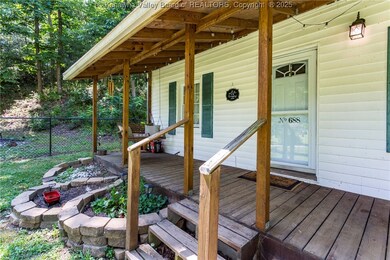 688 Saunders Hollow Rd, Barboursville, WV 25504 - photo 5