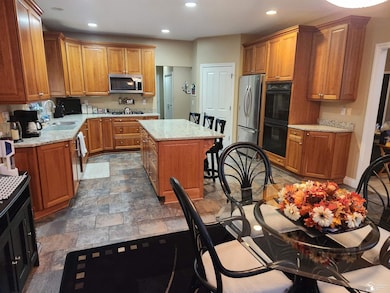 202 Orleans Ave, Monroe, MI 48162 - photo 3