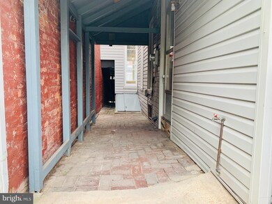 909 Moss St, Reading, PA 19604 - photo 5