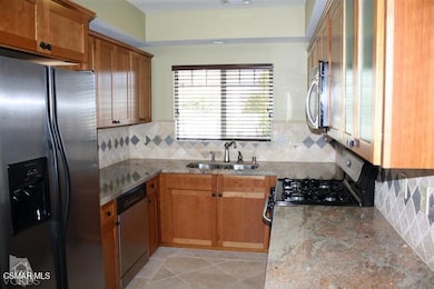 828 E Thompson Blvd unit D, Ventura, CA 93001 - photo 3