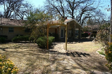 1316 Kathryn St, Hurst, TX 76053 - photo 5