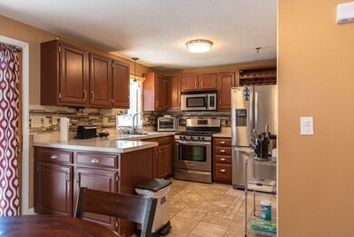 51 Tobey Rd unit 50, Dracut, MA 01826 - photo 4