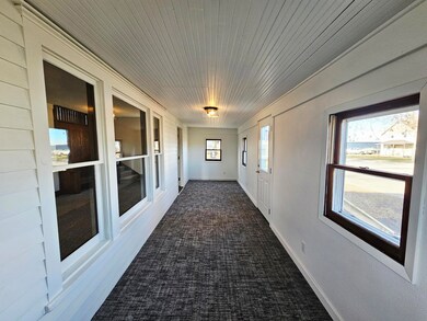 203 1st St SW, Lake Preston, SD 57249 - photo 4