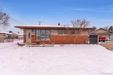 32658 Kathryn St, Garden City, MI 48135 - photo 4