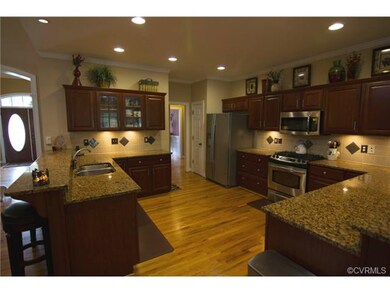 chef's kitchen, granite counter tops, gas cooking 