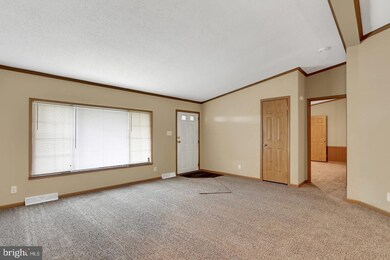 16875 Overview Ln, Stewartstown, PA 17363 - photo 3