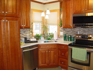 818 S 23rd St, Grand Forks, ND 58201 - photo 2