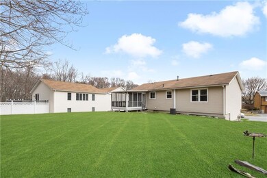 72 Elton Cir, Cranston, RI 02921 - photo 4