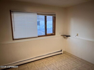 1710 Muldoon Cir unit 3, Anchorage, AK 99504 - photo 2
