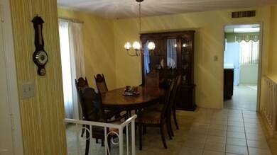 FORMAL DINING