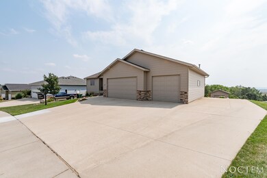 1205 Golden Wave Dr-12