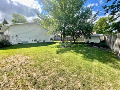 1605 7th Ave NE, Jamestown, ND 58401 - photo 6