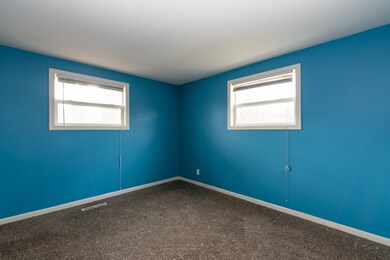 2300 Arrow St unit 5, Carpentersville, IL 60110 - photo 3