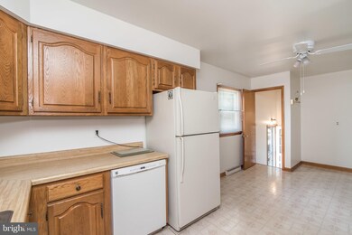 3208 Polar Ave, Halethorpe, MD 21227 - photo 5